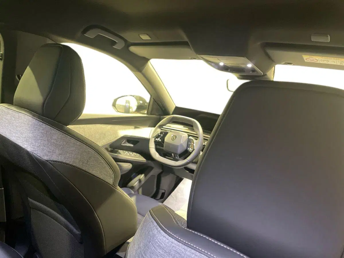Peugeot 5008 nuova a Salerno (17)