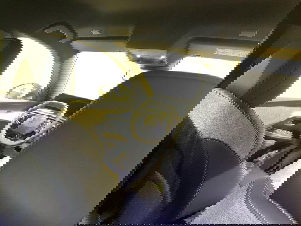 Peugeot 5008 nuova a Salerno (17)