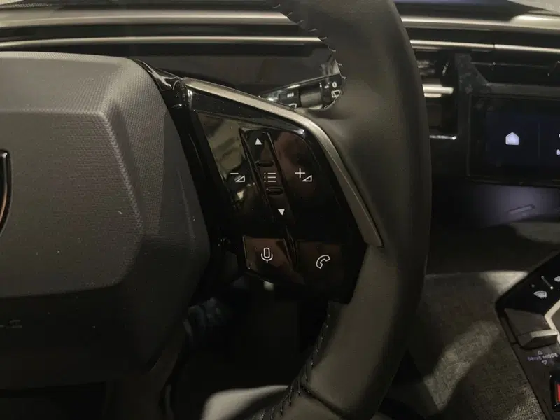 Peugeot 5008 nuova a Salerno (20)