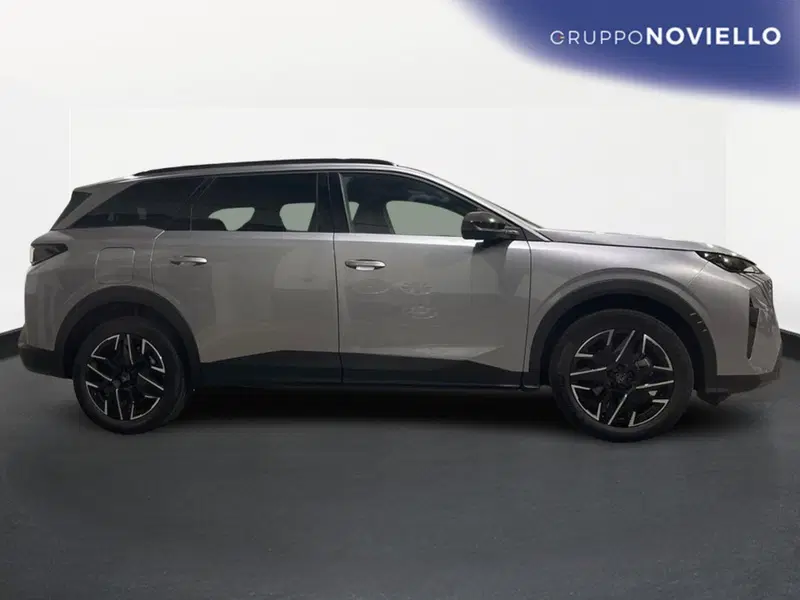 Peugeot 5008 nuova a Salerno (3)