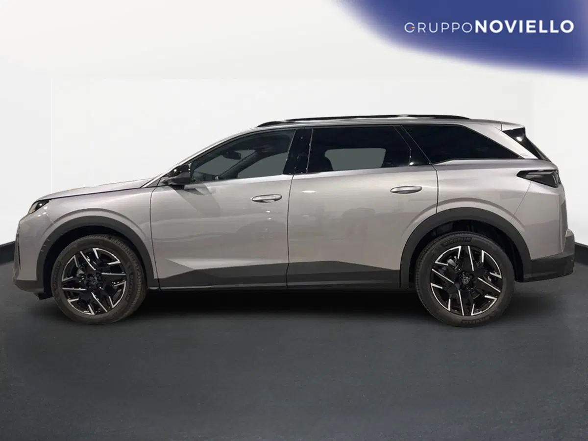 Peugeot 5008 nuova a Salerno (4)