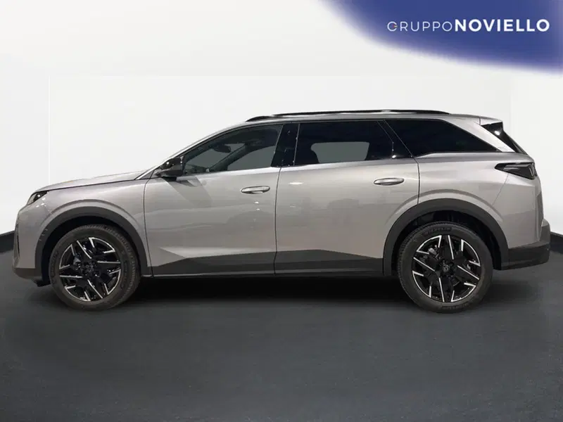 Peugeot 5008 nuova a Salerno (4)