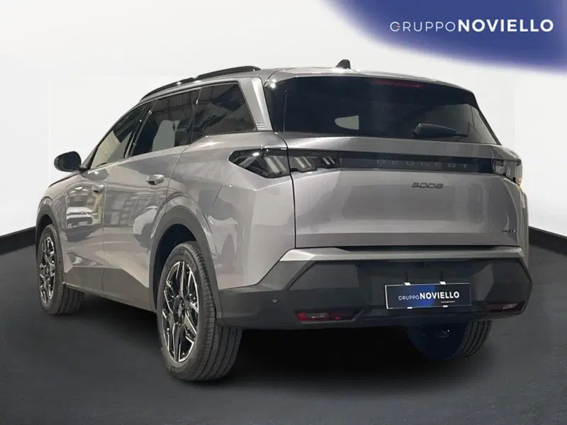 Peugeot 5008 nuova a Salerno (5)
