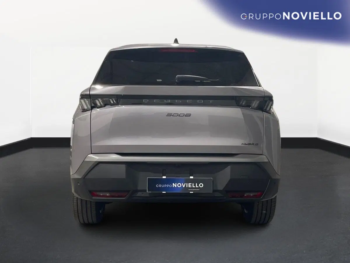 Peugeot 5008 nuova a Salerno (6)