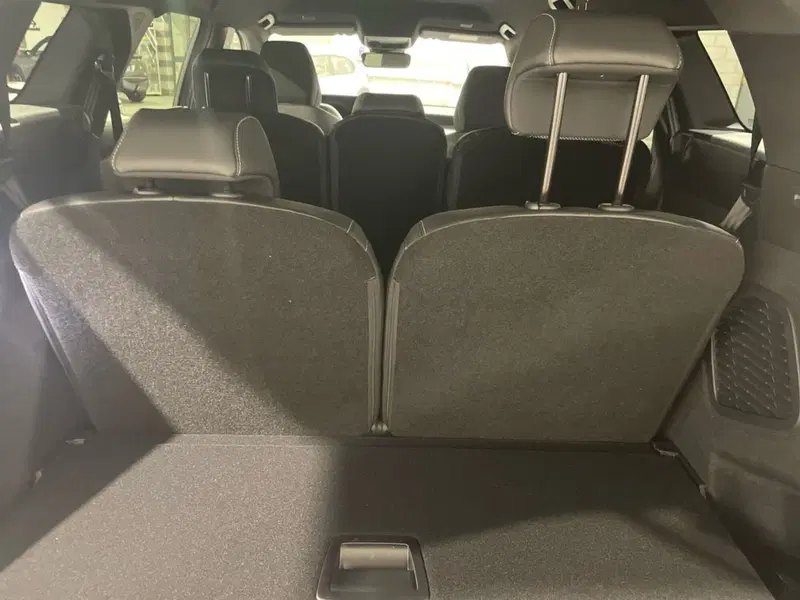 Peugeot 5008 nuova a Salerno (7)