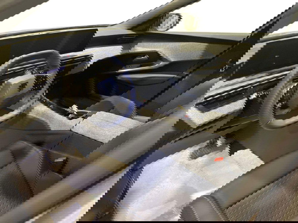 Peugeot 5008 nuova a Salerno (9)