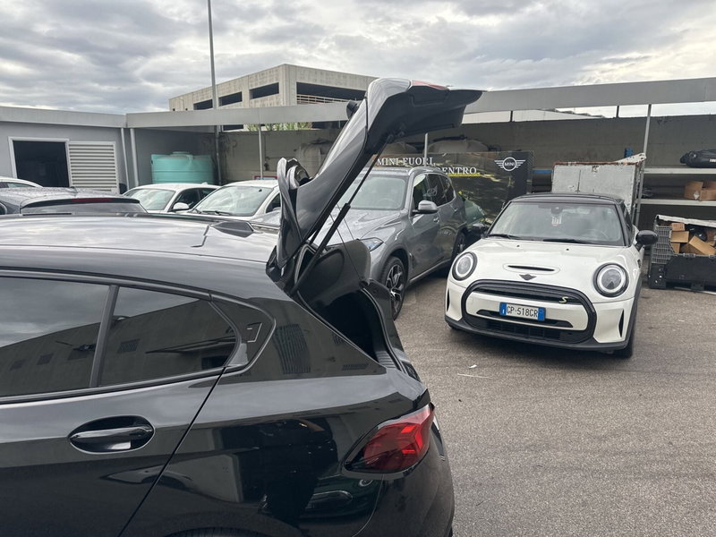 BMW Serie 1 nuova a Caserta (15)