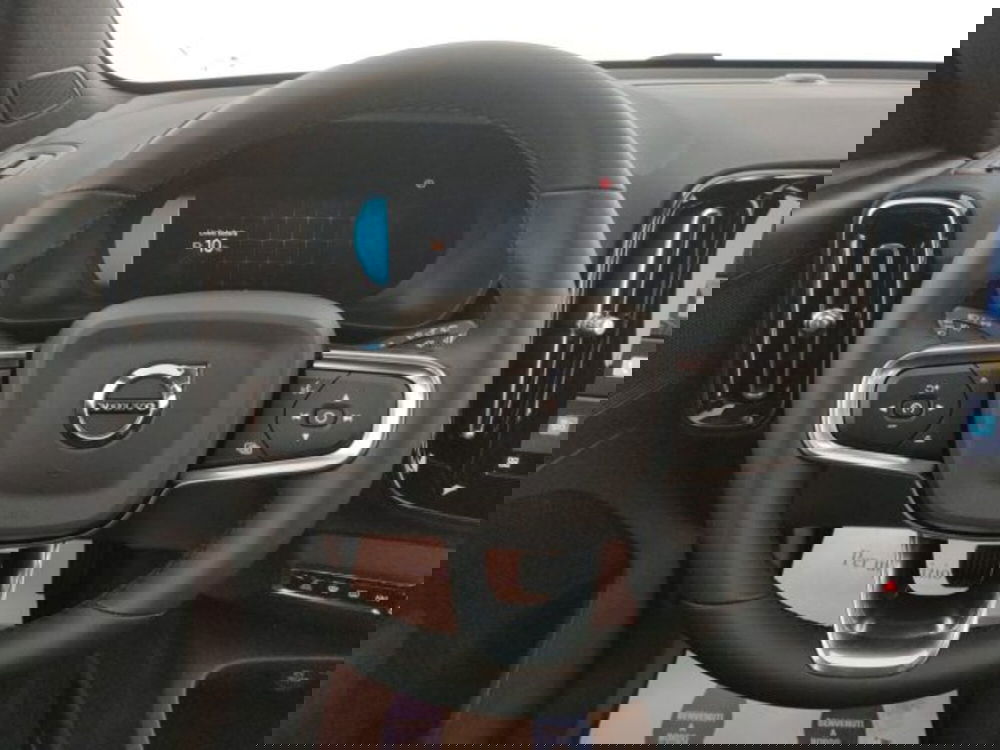 Volvo XC40 nuova a Modena (15)