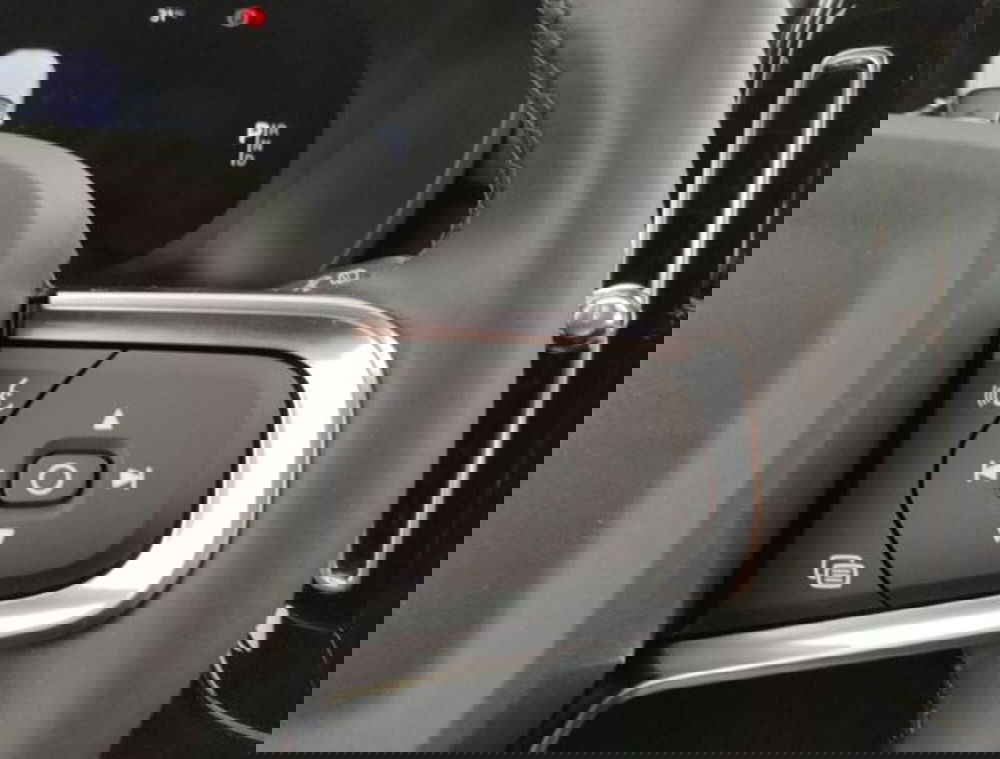 Volvo XC40 nuova a Modena (14)