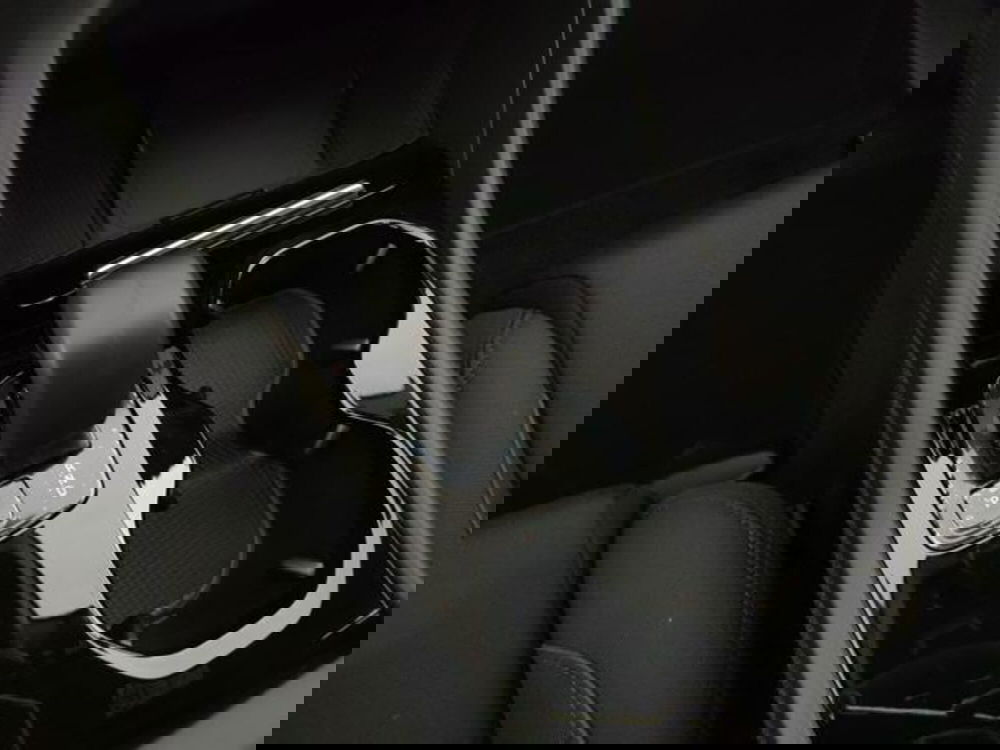 Volvo XC40 nuova a Modena (18)