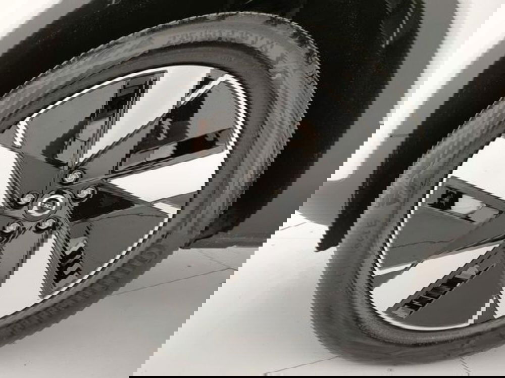 Volvo XC40 nuova a Modena (8)