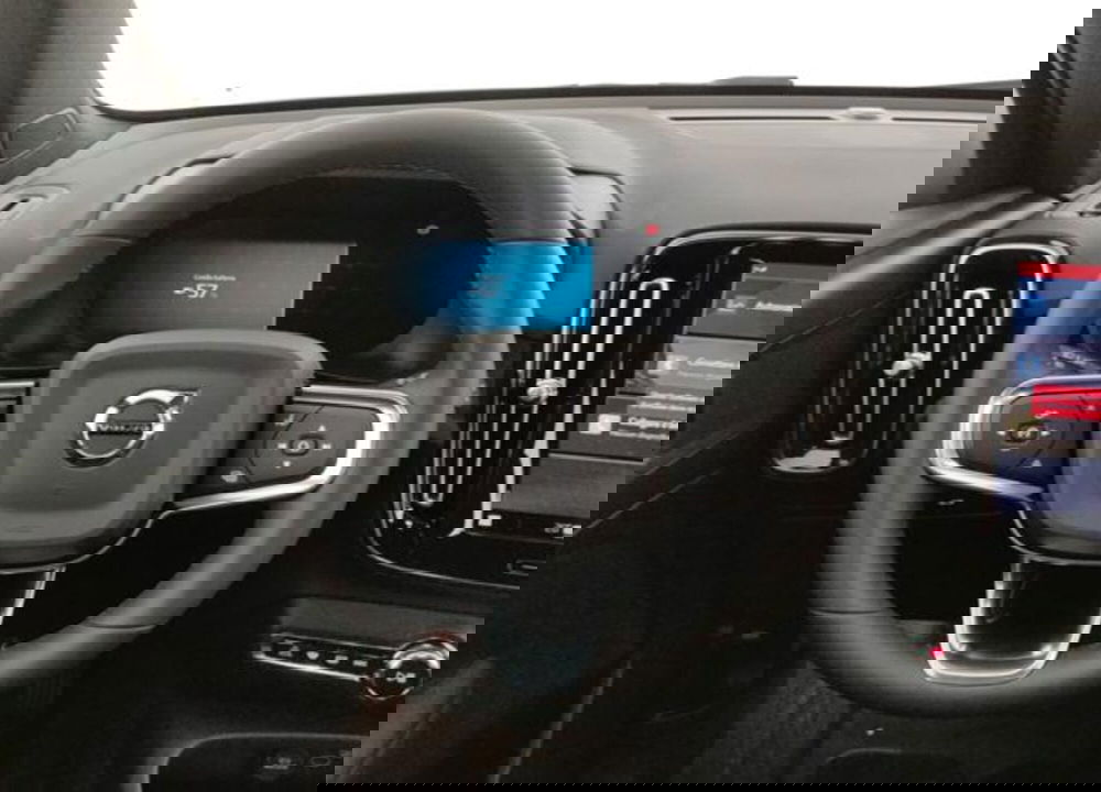 Volvo XC40 nuova a Modena (12)