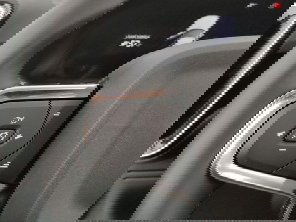 Volvo XC40 nuova a Modena (13)