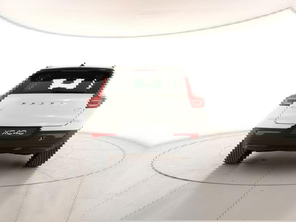 Volvo XC40 nuova a Modena (4)