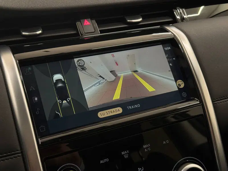 Land Rover Discovery Sport usata a Savona (16)