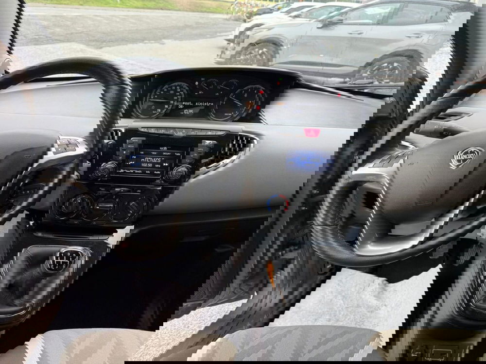 Lancia Ypsilon usata a Arezzo (11)