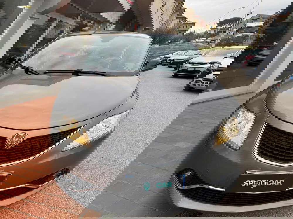 Lancia Ypsilon usata a Arezzo (2)