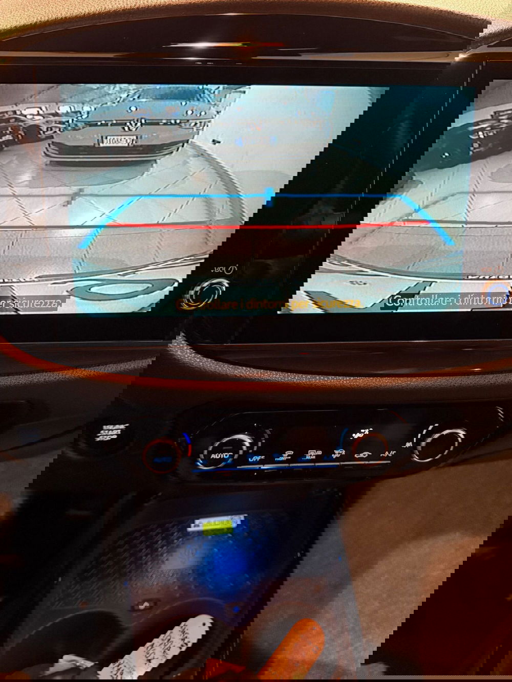 Toyota Aygo X usata a Genova (9)