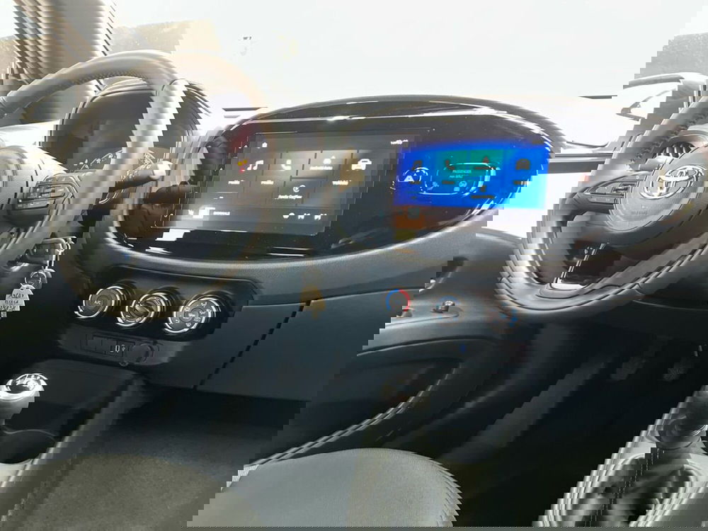 Toyota Aygo X nuova a Roma (10)