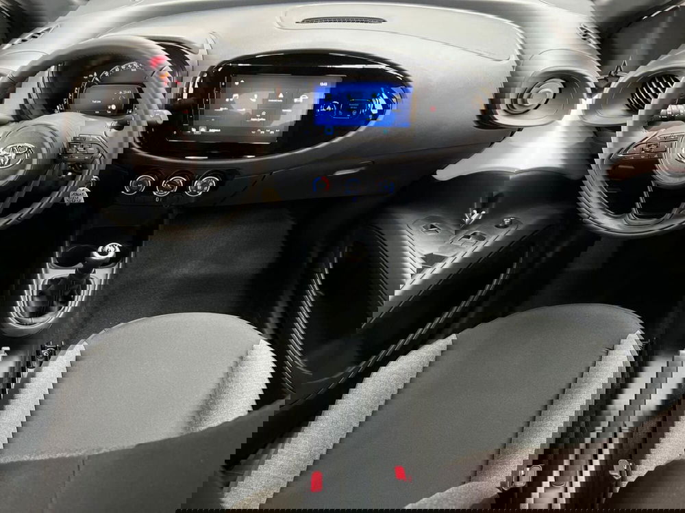 Toyota Aygo X nuova a Roma (12)