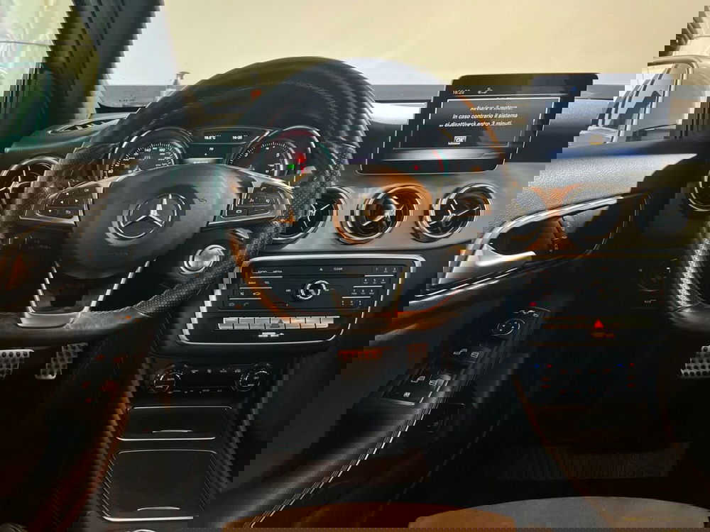 Mercedes-Benz GLA SUV usata a Roma (10)