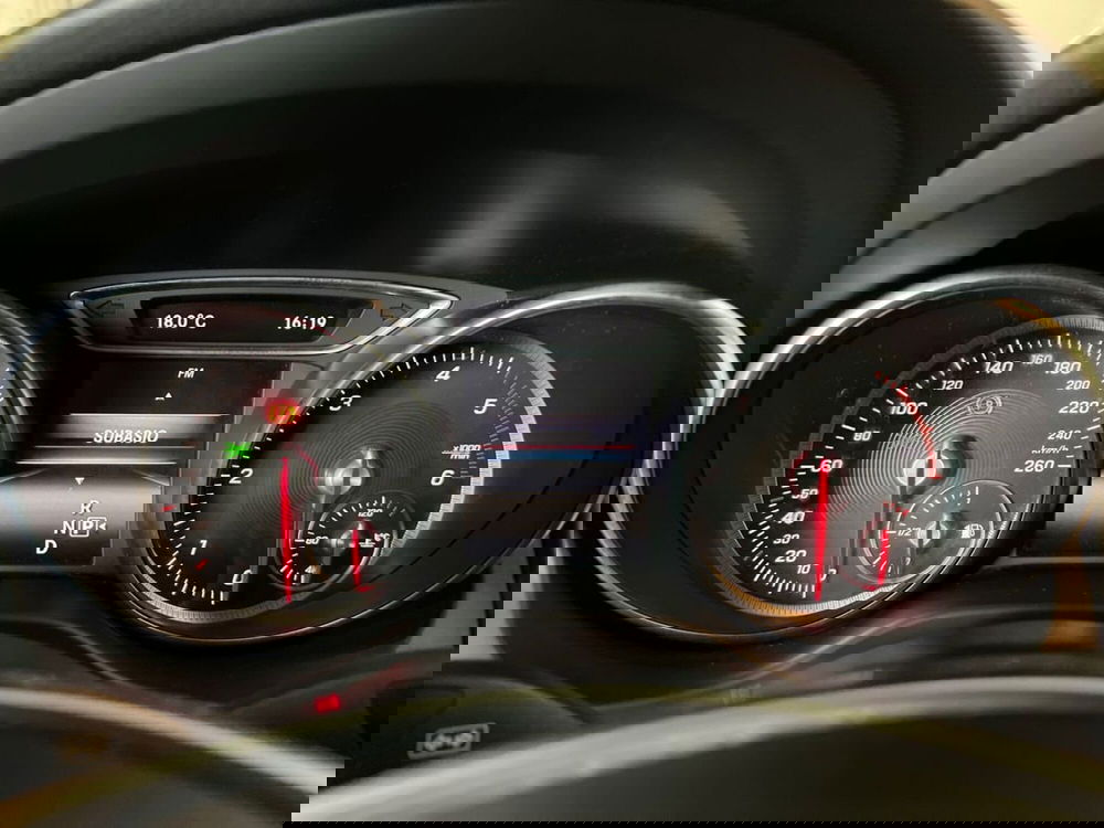 Mercedes-Benz GLA SUV usata a Roma (11)