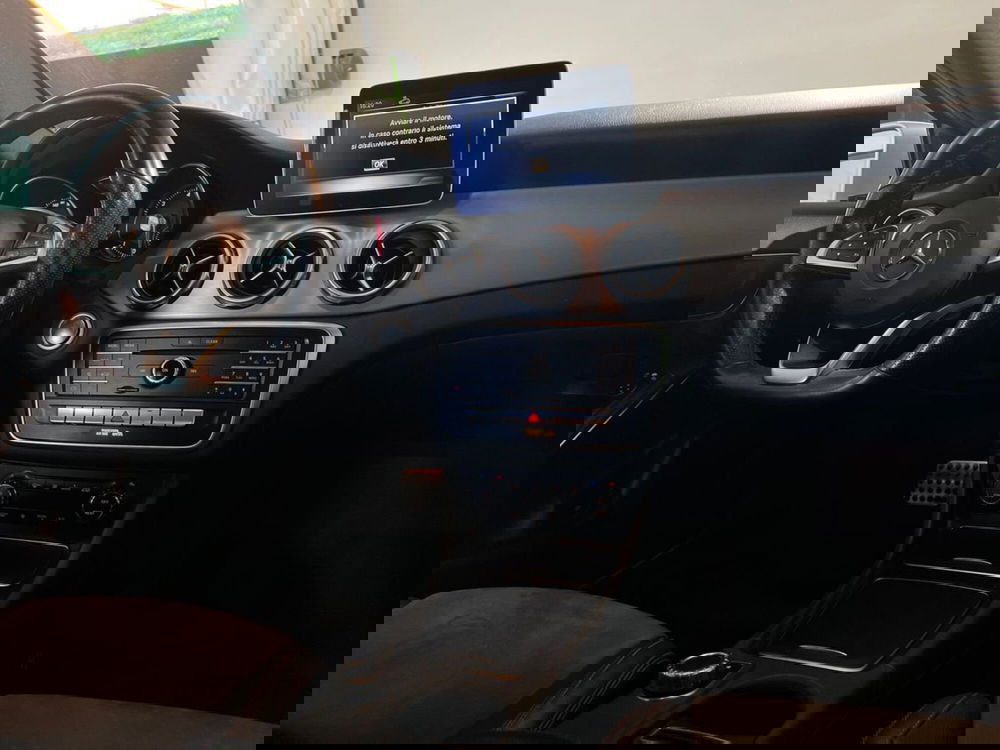 Mercedes-Benz GLA SUV usata a Roma (13)