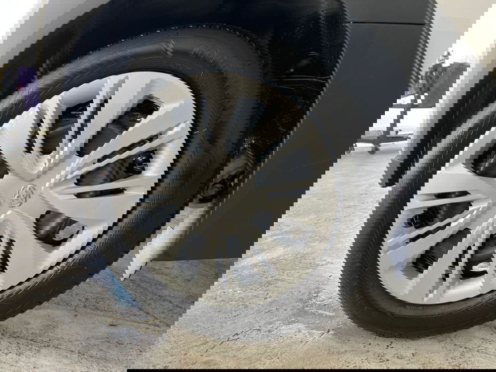 Toyota Aygo X nuova a Roma (16)