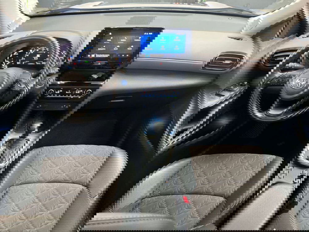 Toyota Yaris Cross usata a Roma (12)