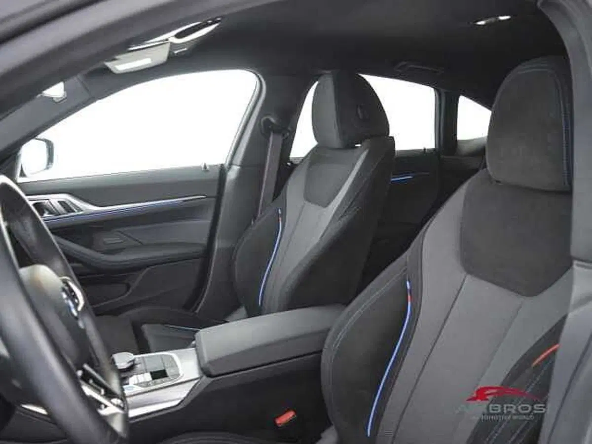 BMW i4 usata a Perugia (9)