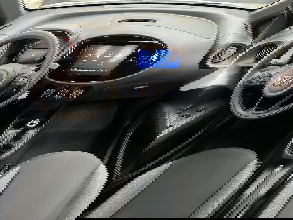 Toyota Aygo X nuova a Roma (12)