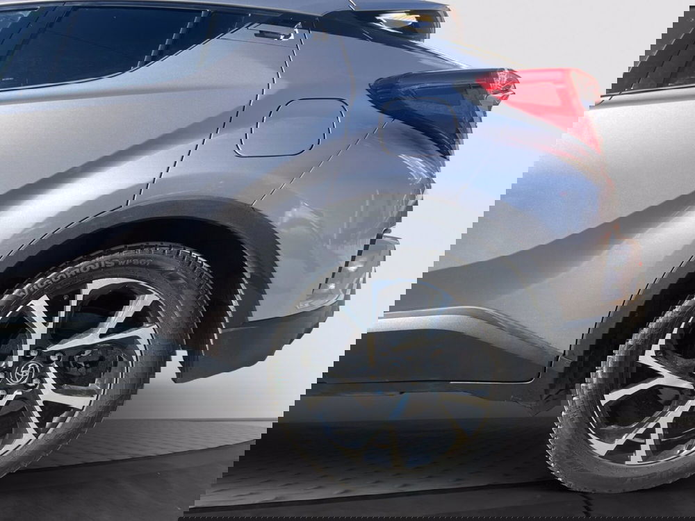 Toyota Toyota C-HR usata a Roma (16)