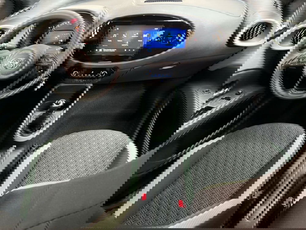 Toyota Aygo X nuova a Roma (12)