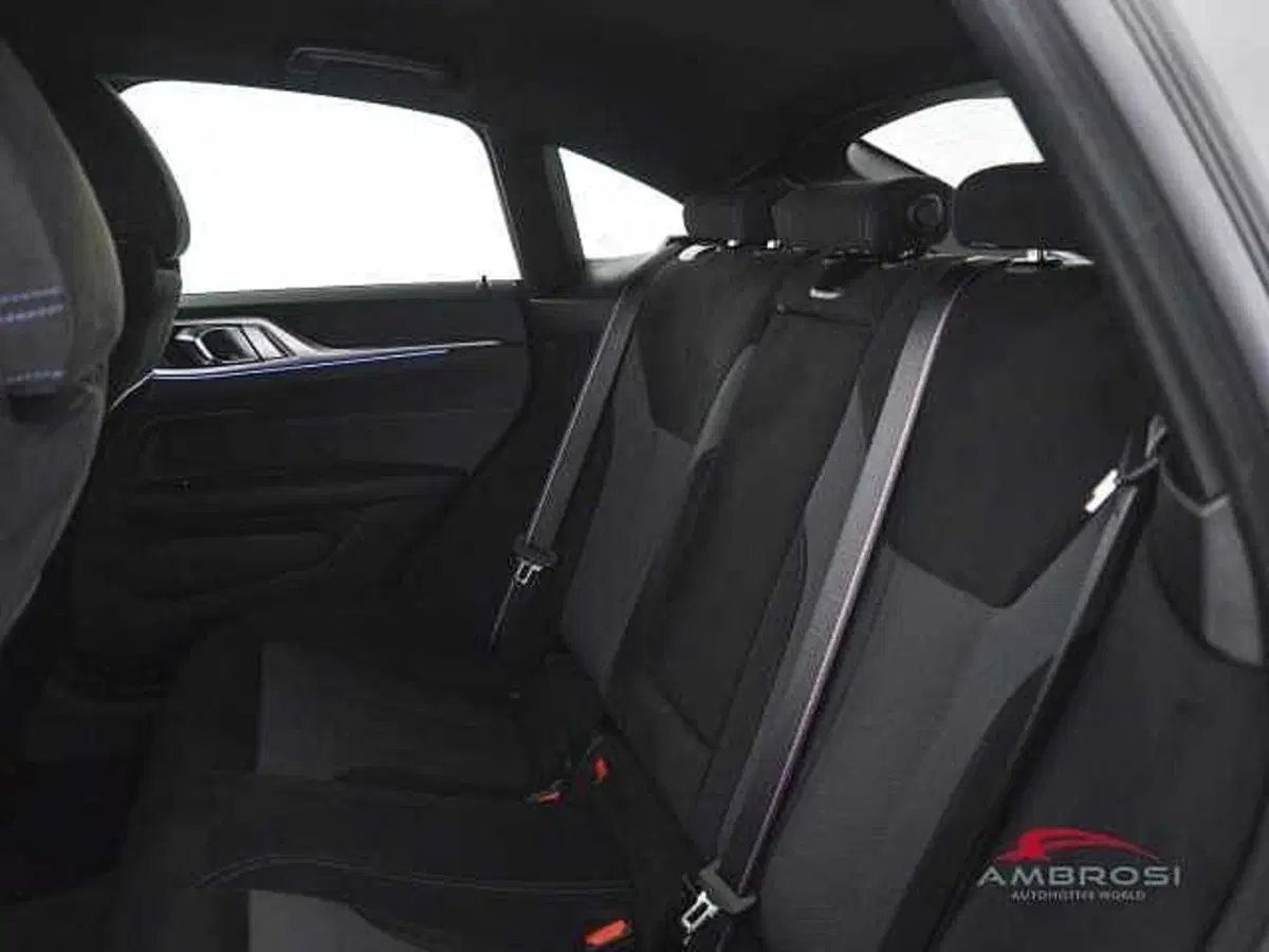 BMW i4 usata a Viterbo (10)
