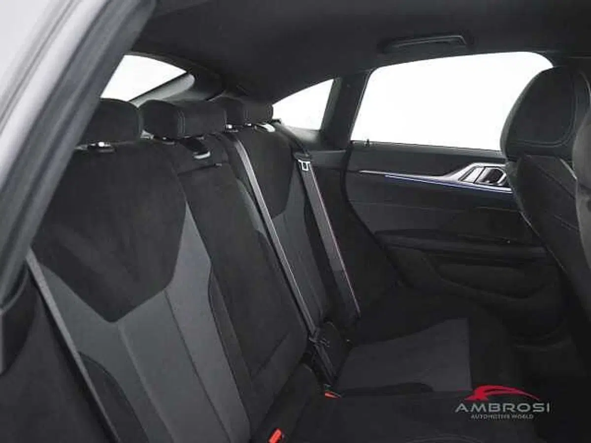 BMW i4 usata a Viterbo (11)