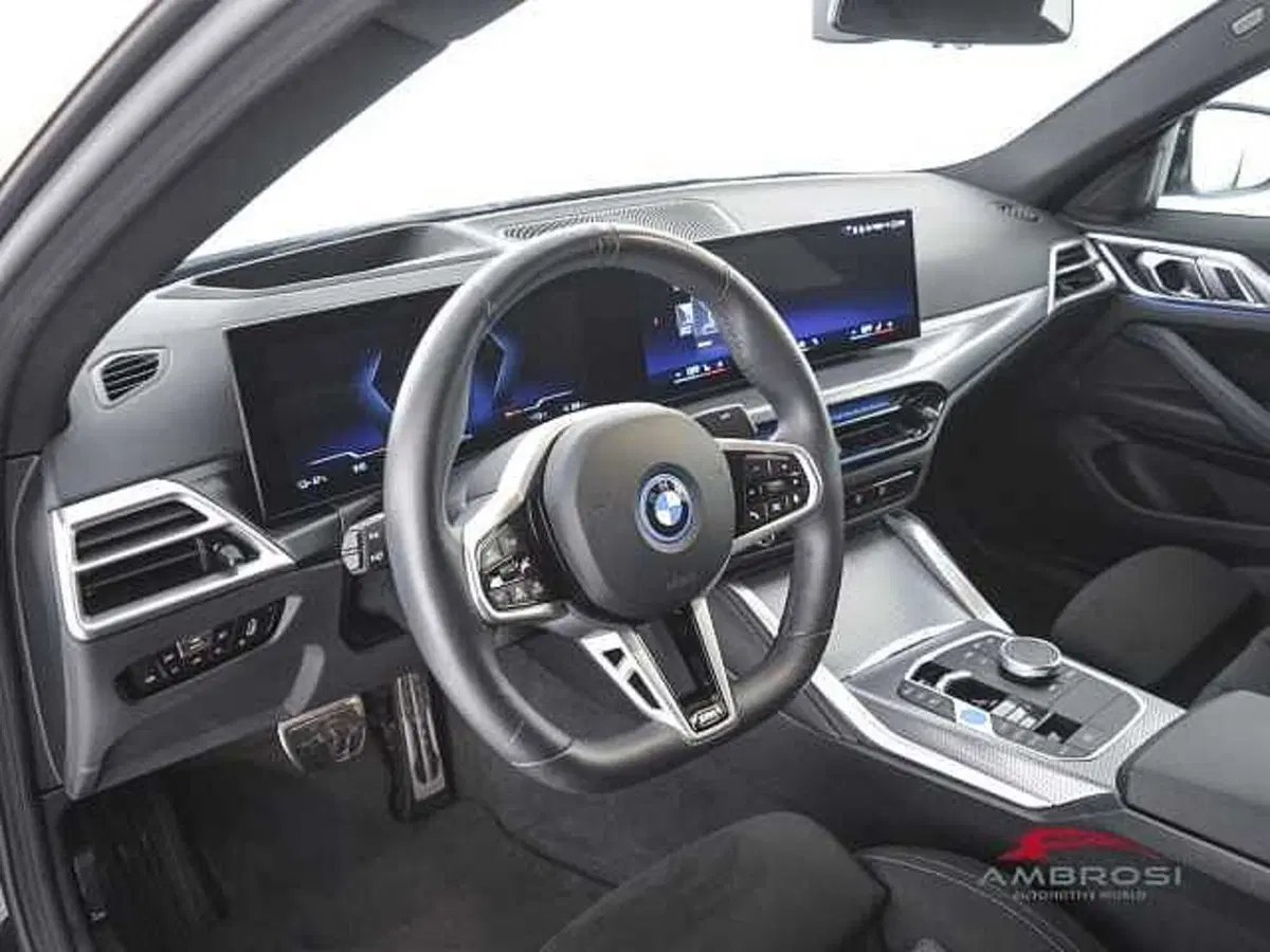BMW i4 usata a Viterbo (8)