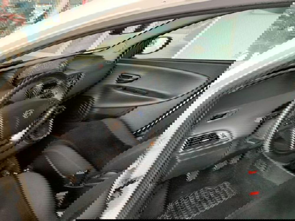 Lancia Ypsilon usata a Trieste (11)