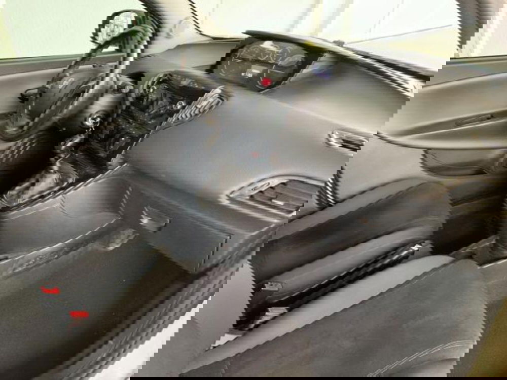 Lancia Ypsilon usata a Trieste (12)