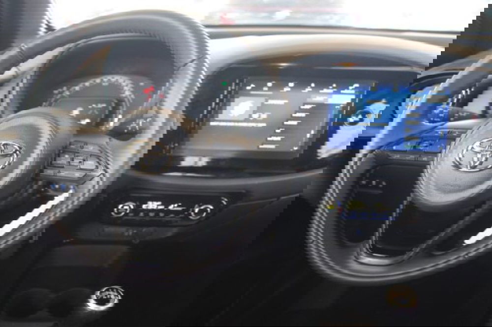 Toyota Aygo X nuova a Roma (10)