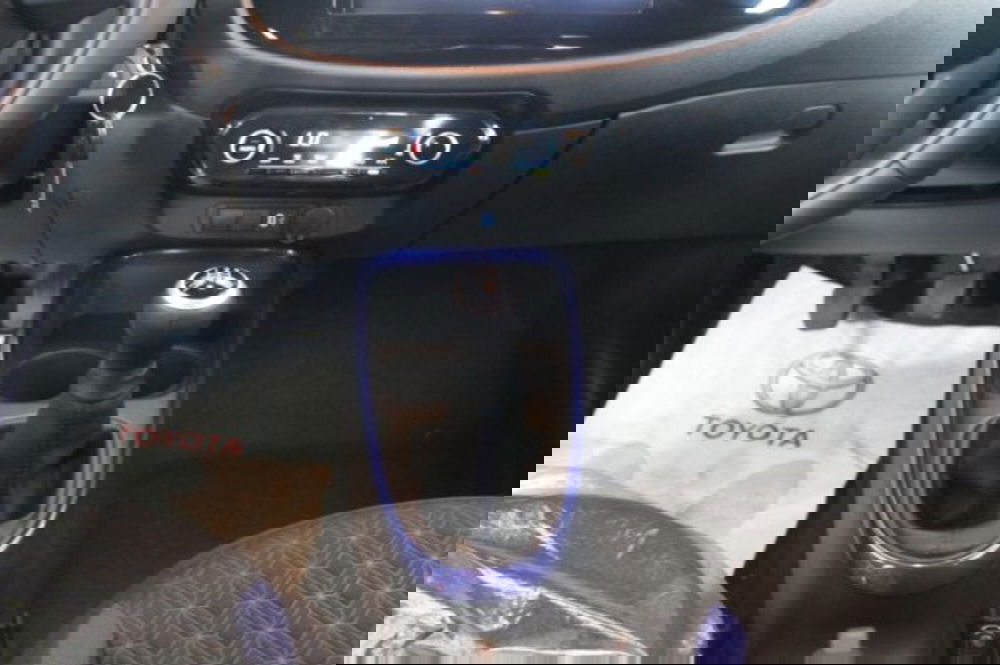 Toyota Aygo X nuova a Roma (15)
