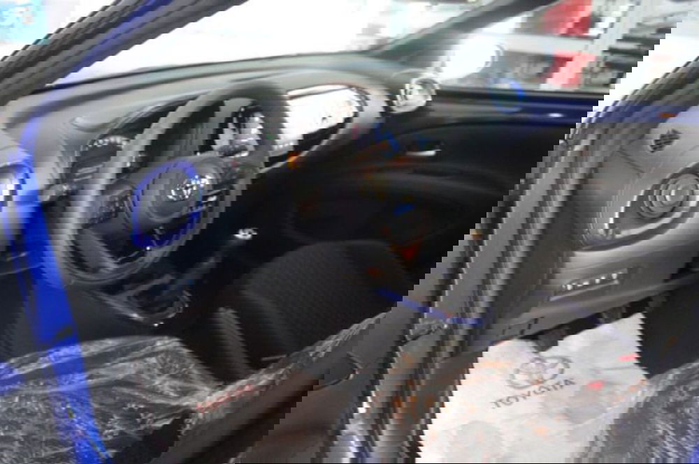 Toyota Aygo X nuova a Roma (11)