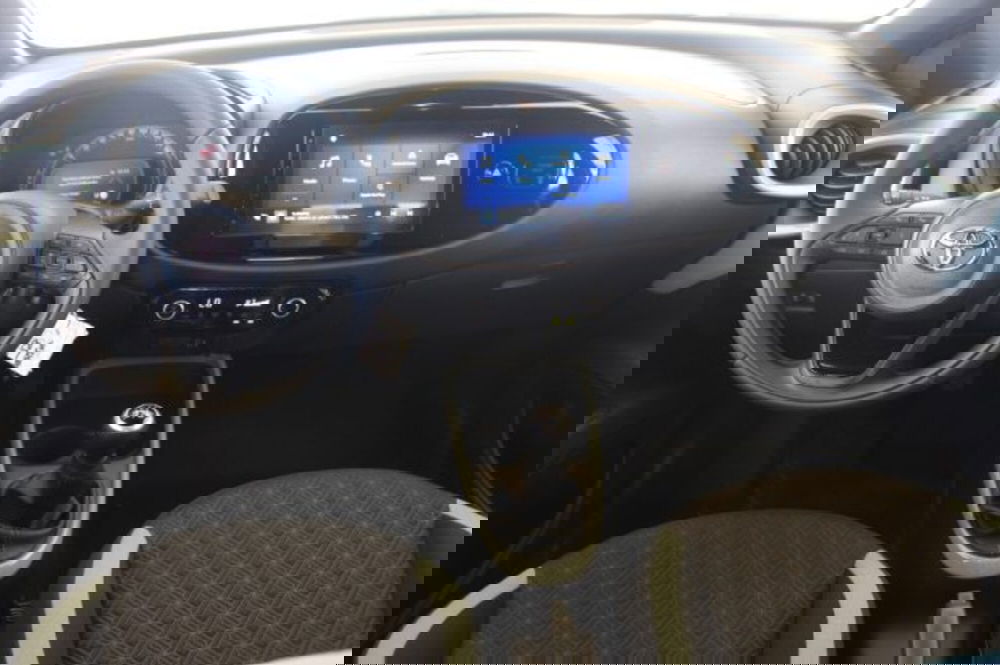 Toyota Aygo X nuova a Roma (10)