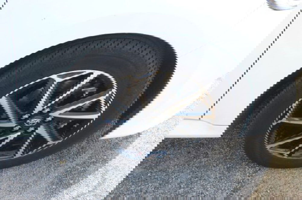 Toyota Yaris Cross nuova a Roma (15)