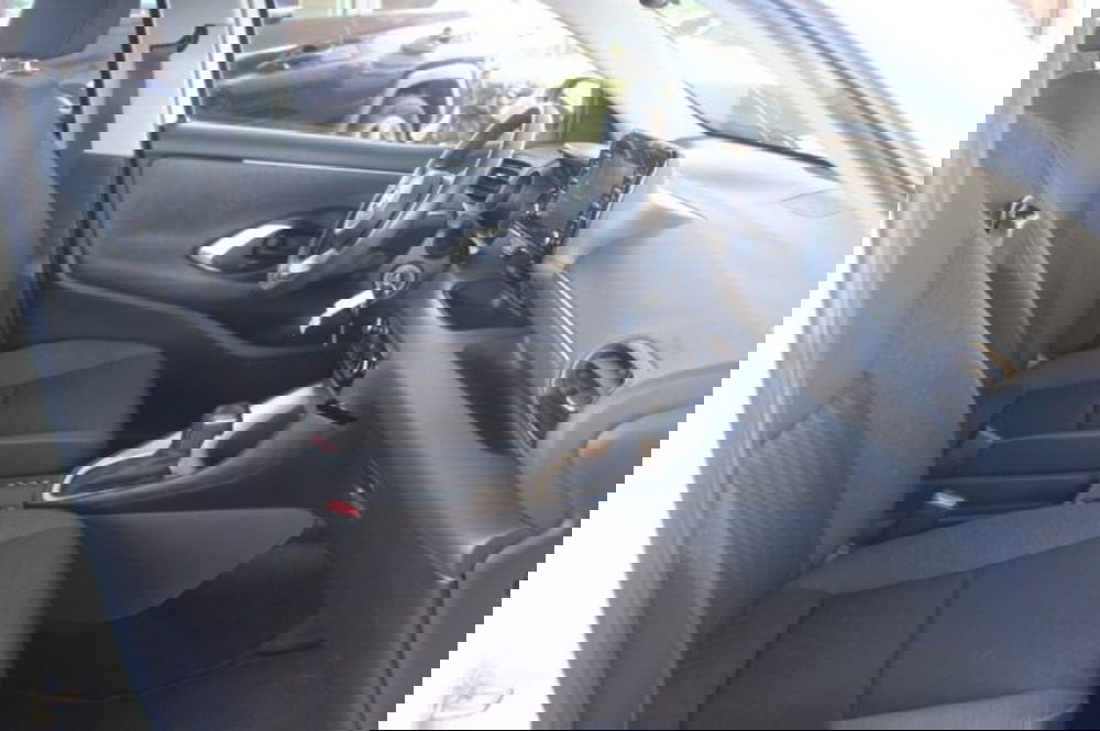 Toyota Yaris Cross nuova a Roma (7)