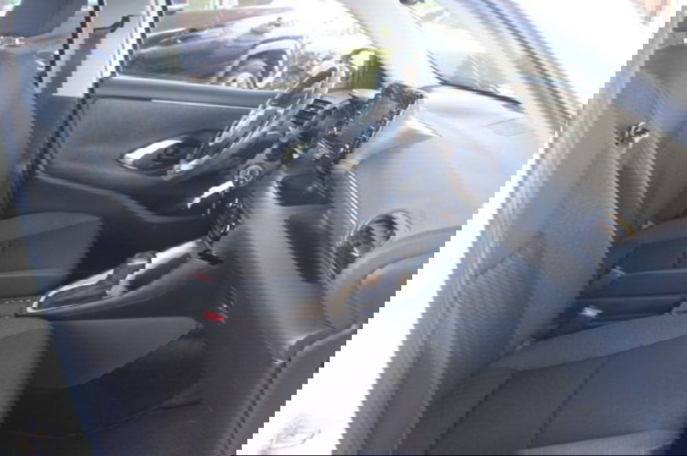 Toyota Yaris Cross nuova a Roma (7)