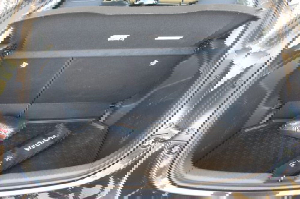 Toyota Yaris Cross nuova a Roma (11)