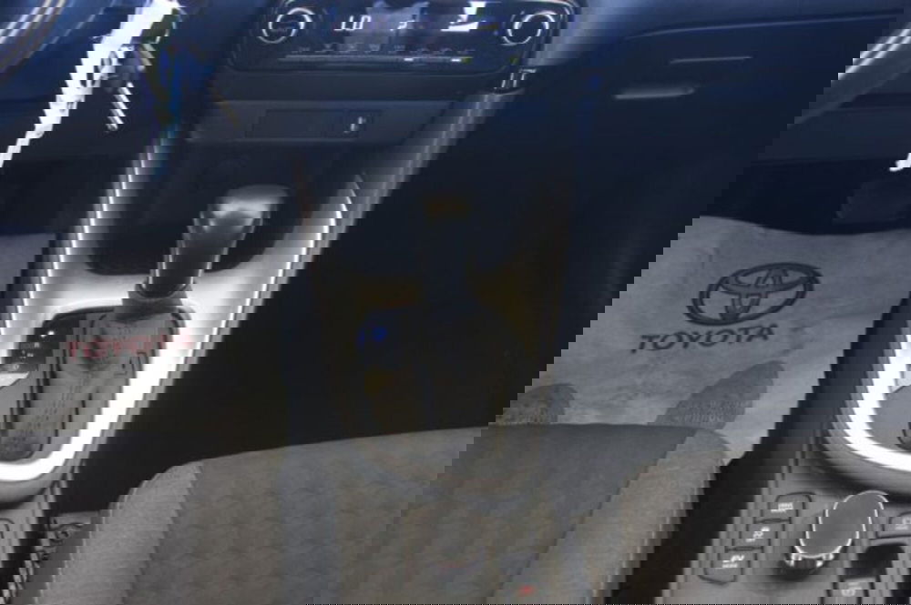 Toyota Yaris Cross nuova a Roma (16)