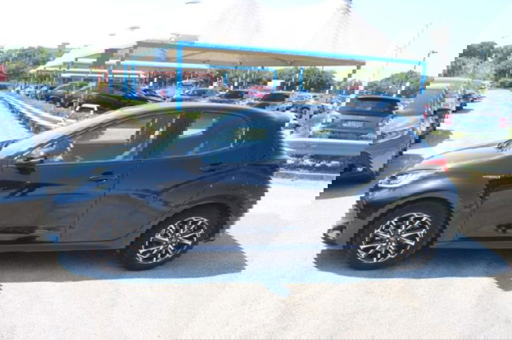 Toyota Yaris Cross nuova a Roma (3)