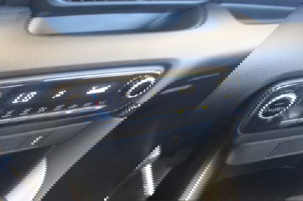 Toyota Yaris Cross nuova a Roma (19)