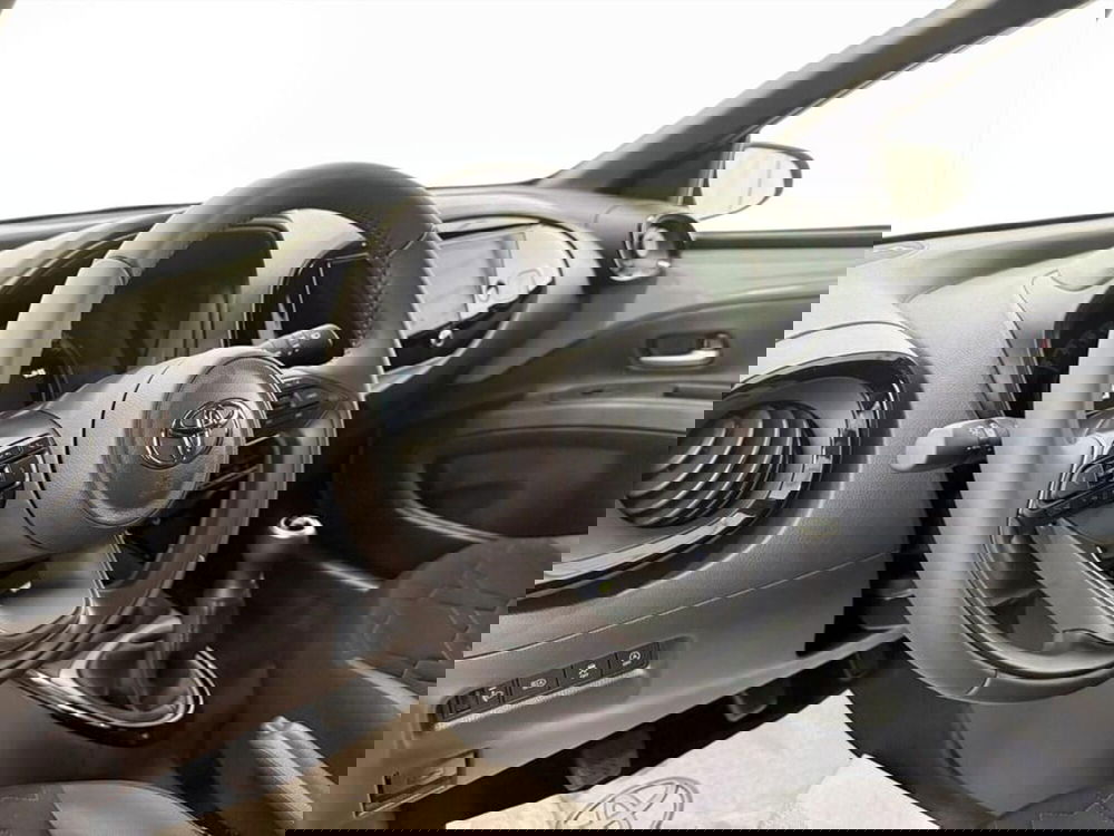 Toyota Aygo X nuova a Monza e Brianza (11)